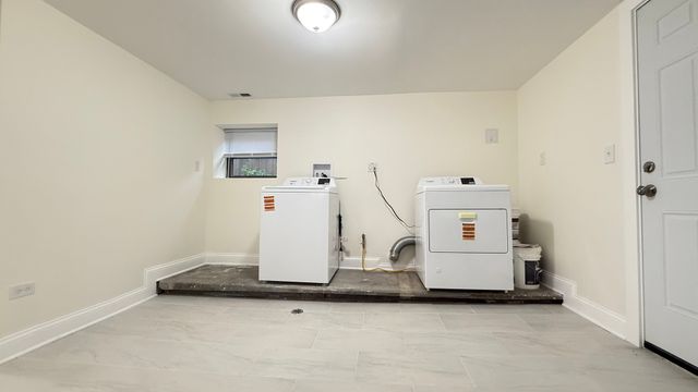 5821 W Gunnison Street, Chicago, IL 60630