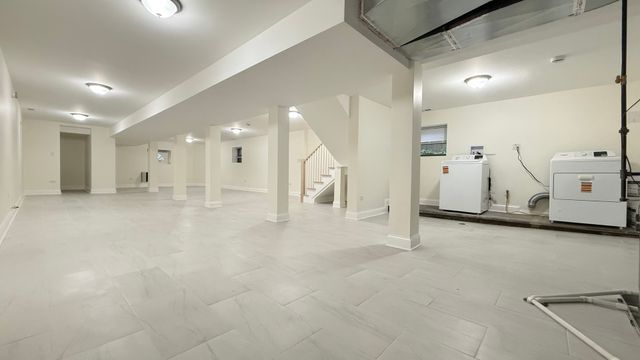 5821 W Gunnison Street, Chicago, IL 60630