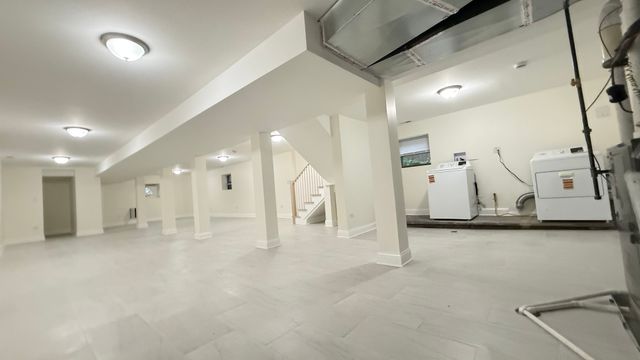 5821 W Gunnison Street, Chicago, IL 60630