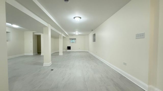 5821 W Gunnison Street, Chicago, IL 60630
