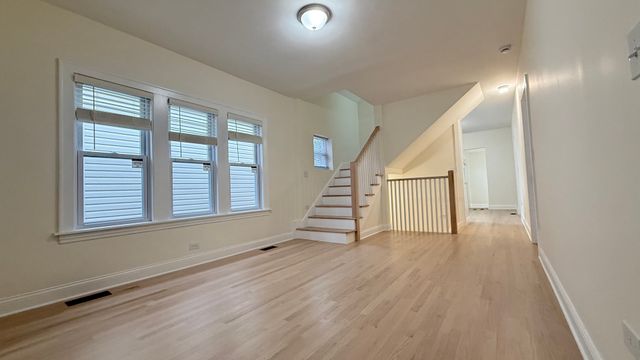 5821 W Gunnison Street, Chicago, IL 60630
