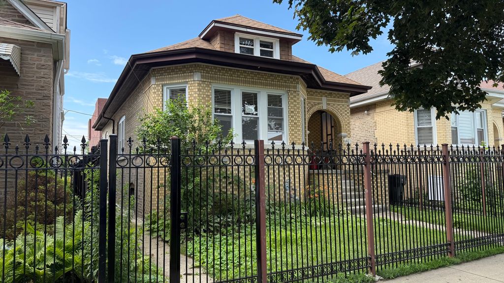 5821 W Gunnison Street, Chicago, IL 60630