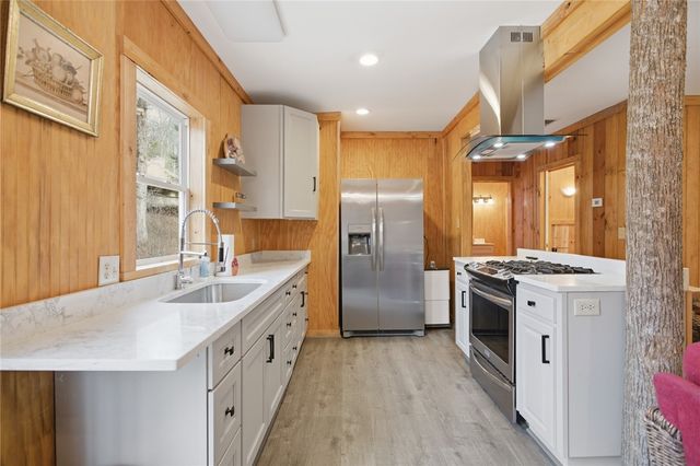 401 Rocky Bottom Road, Sunset, SC 29685