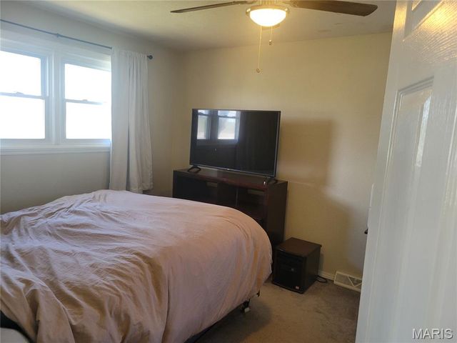 600 S Old Saint Louis Road, Hartford, IL 62048