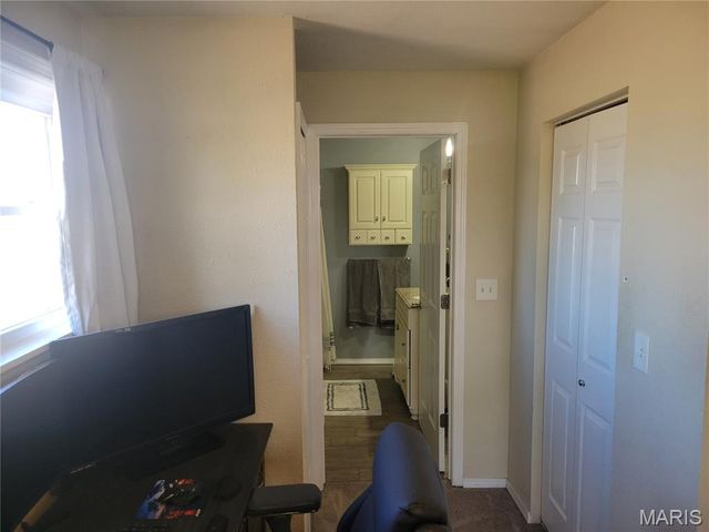 600 S Old Saint Louis Road, Hartford, IL 62048