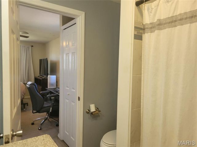 600 S Old Saint Louis Road, Hartford, IL 62048