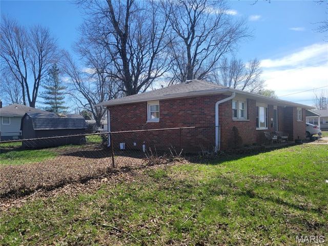 600 S Old Saint Louis Road, Hartford, IL 62048