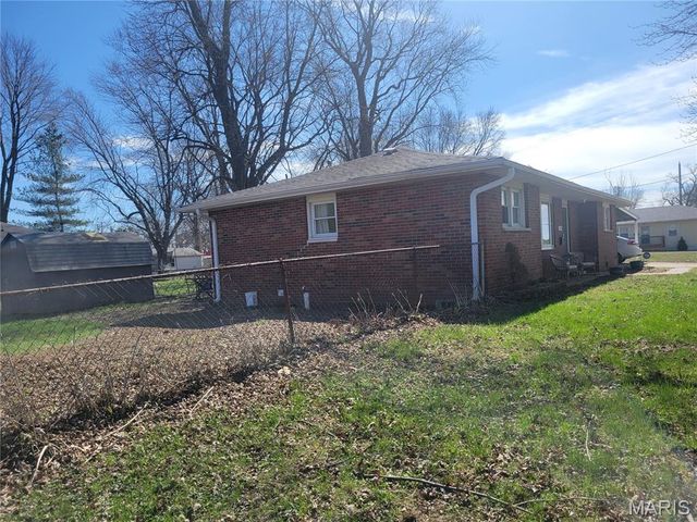 600 S Old Saint Louis Road, Hartford, IL 62048