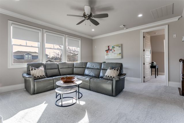 303 S Dooley Street, Grapevine, TX 76051