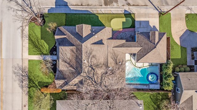 303 S Dooley Street, Grapevine, TX 76051