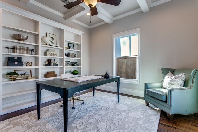 303 S Dooley Street, Grapevine, TX 76051