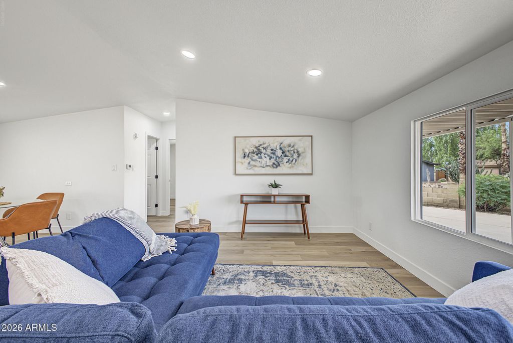 2843 E PIUTE Avenue, Phoenix, AZ 85050 — photo 2
