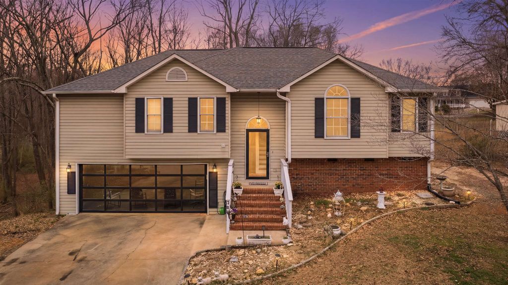 308 Fireside Court, Boiling Springs, SC 29316