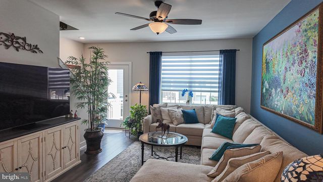 127 GASLIGHT ALY, Bensalem, PA 19020