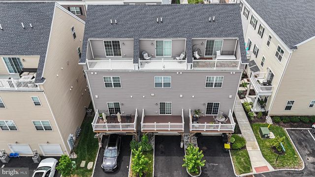 127 GASLIGHT ALY, Bensalem, PA 19020