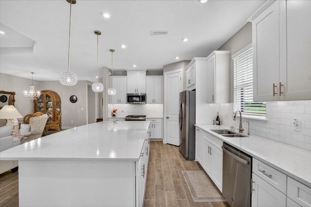 11014 WICKER PARK PLACE, Palmetto, FL 34221