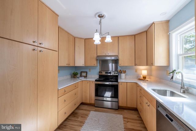 6255 DAWN DAY DR, Columbia, MD 21045