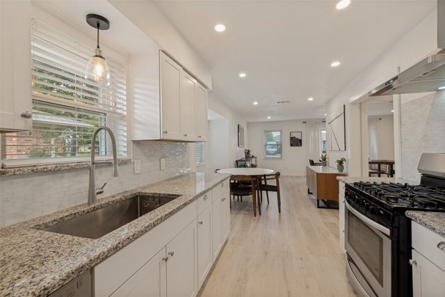 7022 Kiva Lane, Dallas, TX 75227