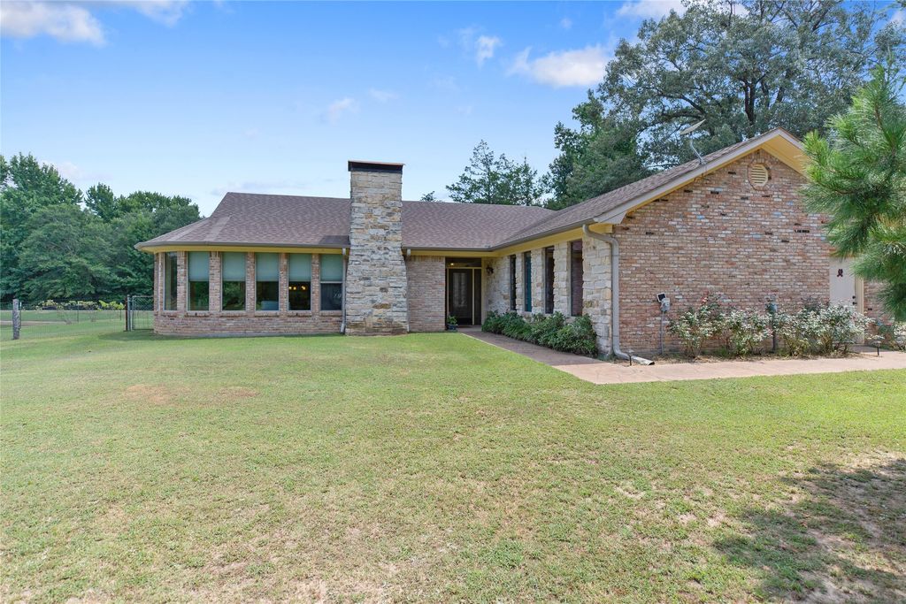 253 County Road 2412, Pickton, TX 75471