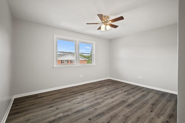 8440 W 95th Street 12, Hickory Hills, IL 60457