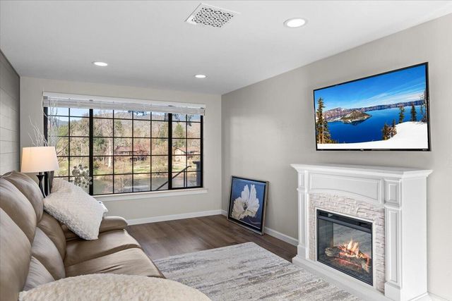 1088 E Park Street, Grants Pass, OR 97527