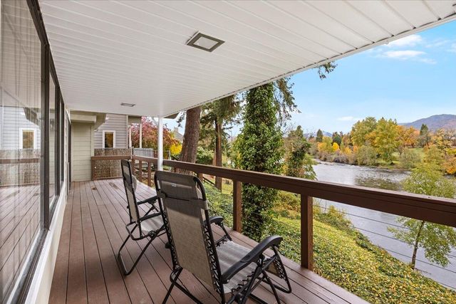 1088 E Park Street, Grants Pass, OR 97527