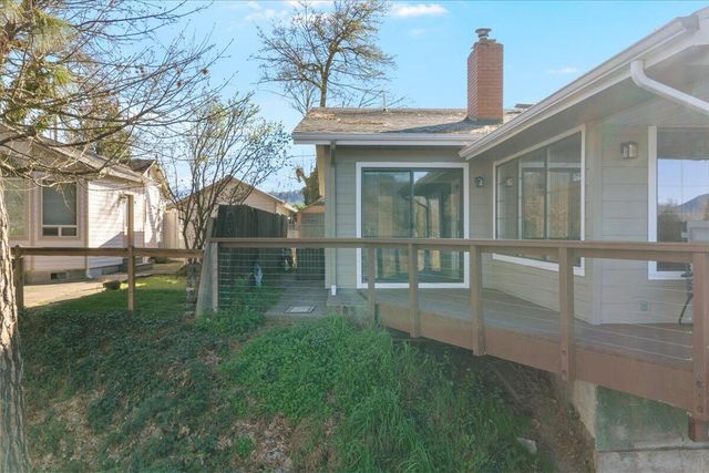 1088 E Park Street, Grants Pass, OR 97527