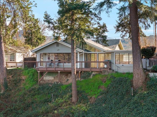 1088 E Park Street, Grants Pass, OR 97527