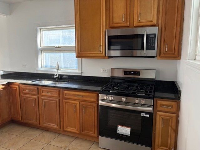 1125 S HANNAH Avenue, Forest Park, IL 60130