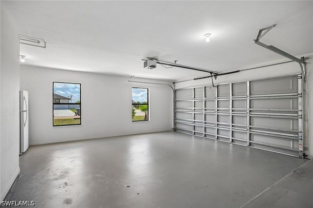 1928 SW 8th CT, Cape Coral, FL 33991