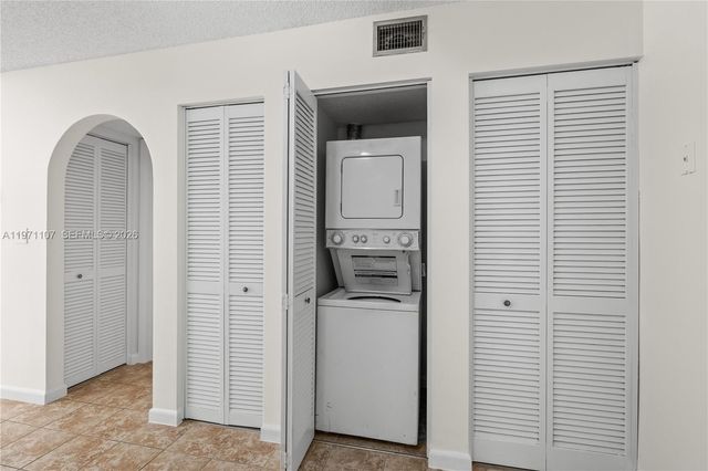 10105 W Sunrise Blvd 104, Plantation, FL 33322