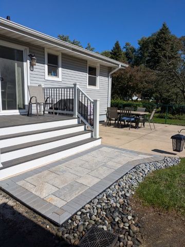 22W043 1st Street, Glen Ellyn, IL 60137