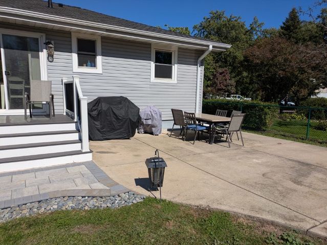 22W043 1st Street, Glen Ellyn, IL 60137