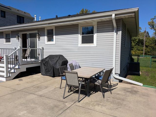 22W043 1st Street, Glen Ellyn, IL 60137