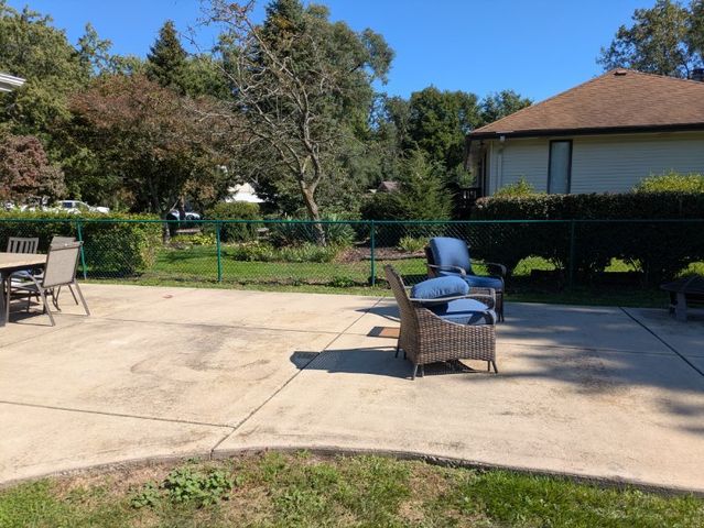 22W043 1st Street, Glen Ellyn, IL 60137