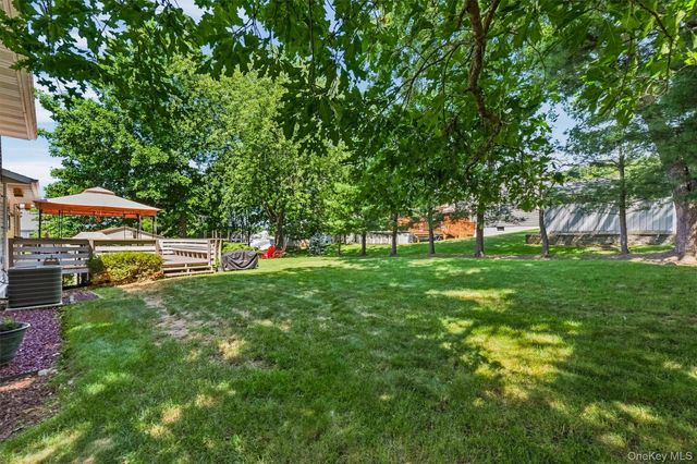 58 Decker Drive, Washingtonville, NY 10992