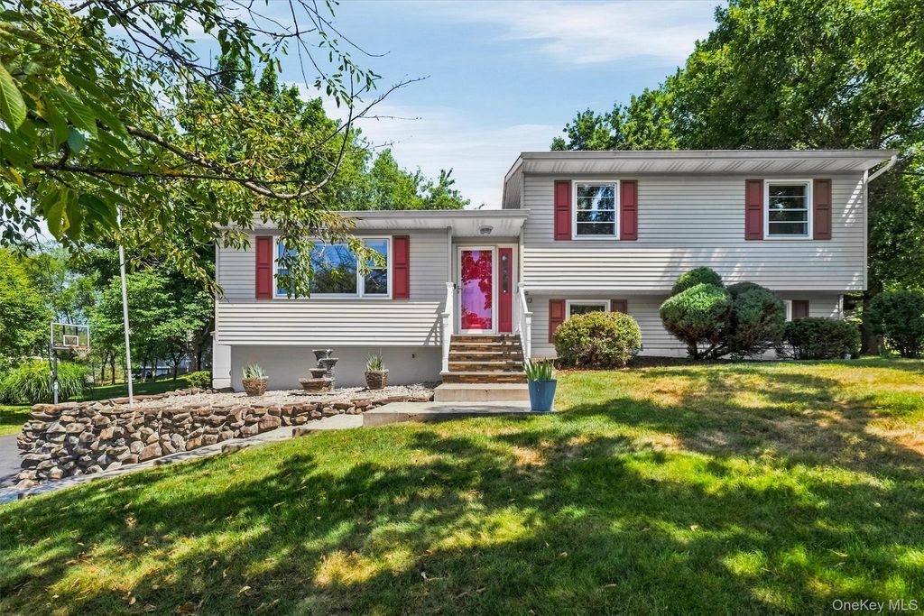 58 Decker Drive, Washingtonville, NY 10992