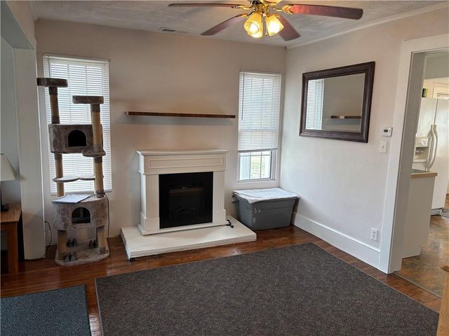 8 S Mulberry Street, Louisburg, KS 66053