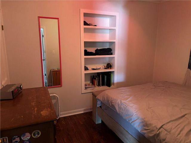 8 S Mulberry Street, Louisburg, KS 66053