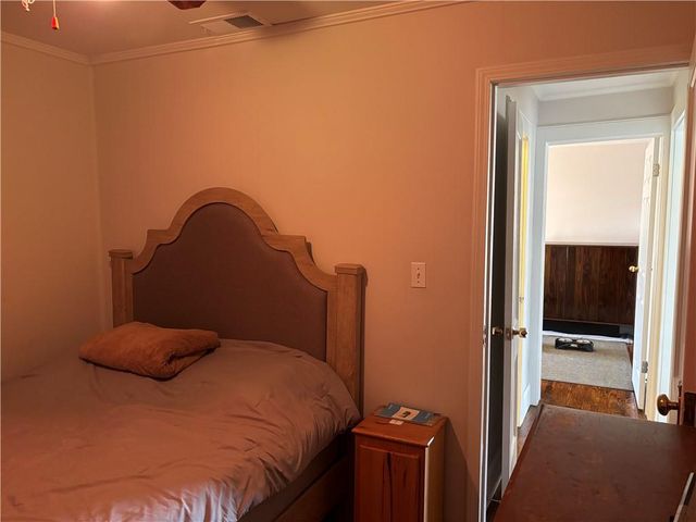 8 S Mulberry Street, Louisburg, KS 66053