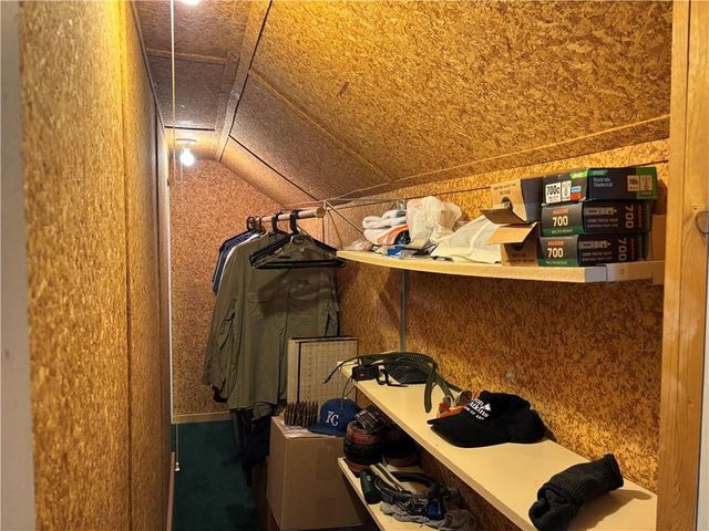 8 S Mulberry Street, Louisburg, KS 66053