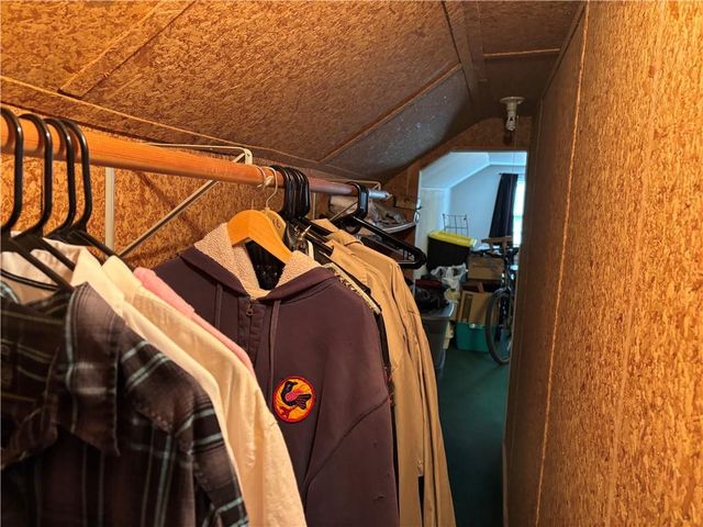 8 S Mulberry Street, Louisburg, KS 66053