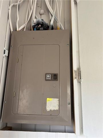 8 S Mulberry Street, Louisburg, KS 66053