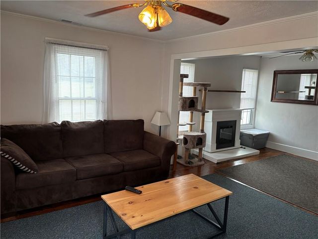 8 S Mulberry Street, Louisburg, KS 66053