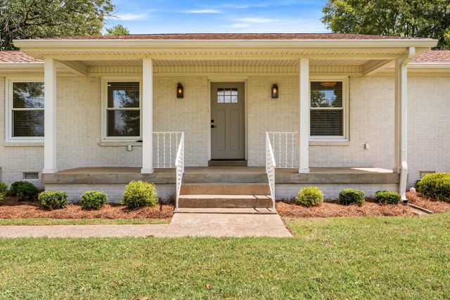 203 Oak Hill Dr, Lebanon, TN 37087