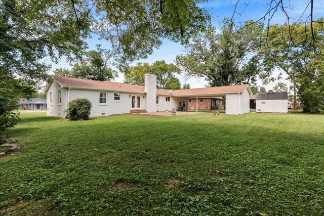 203 Oak Hill Dr, Lebanon, TN 37087