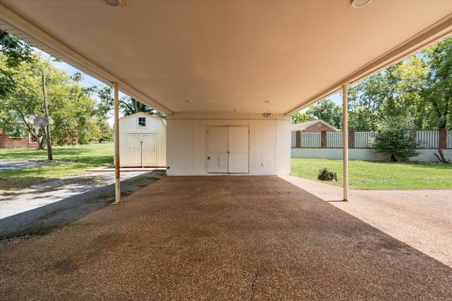 203 Oak Hill Dr, Lebanon, TN 37087