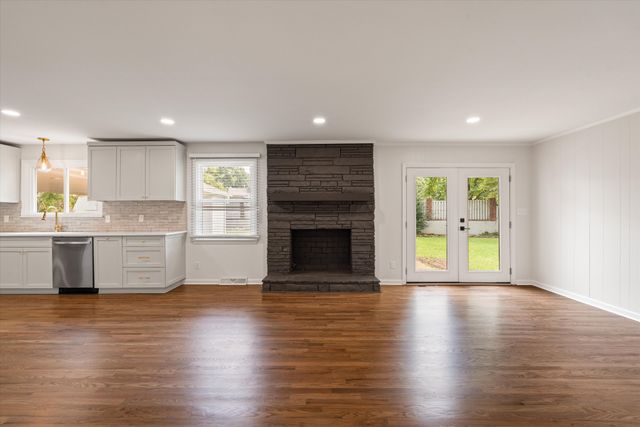 203 Oak Hill Dr, Lebanon, TN 37087