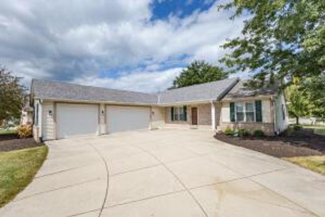 8422 Virginia CIRCLE, Waterford, WI 53185
