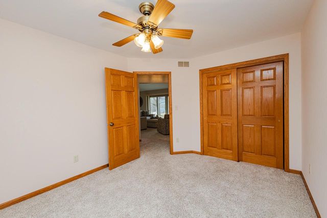 8422 Virginia CIRCLE, Waterford, WI 53185